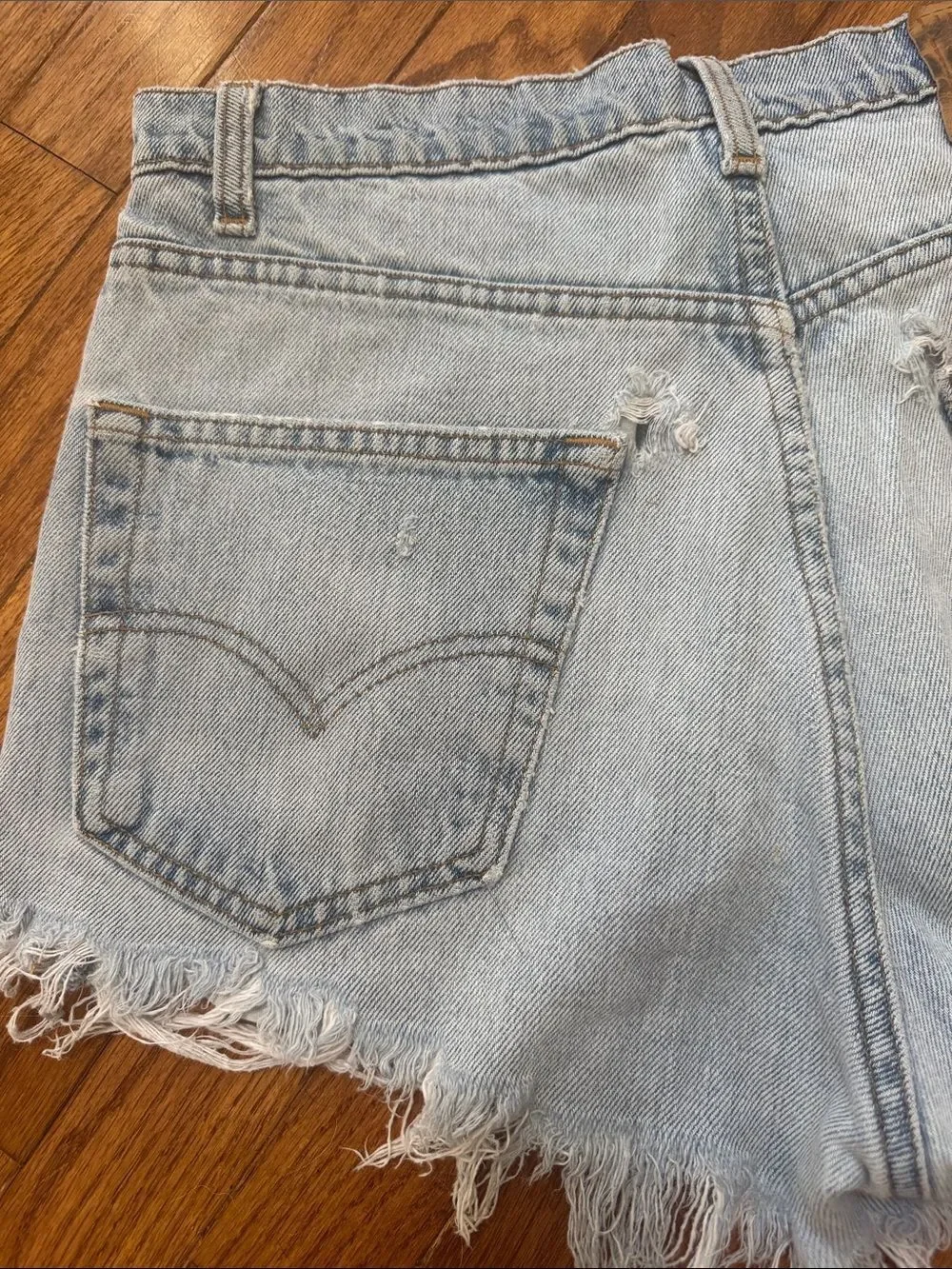 Unisex Levi’s Festival distressed frayed sexy Denim shorts Size 34 ~ Red Tab~